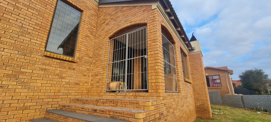 4 Bedroom Property for Sale in Mossel Bay Ext 26 Western Cape